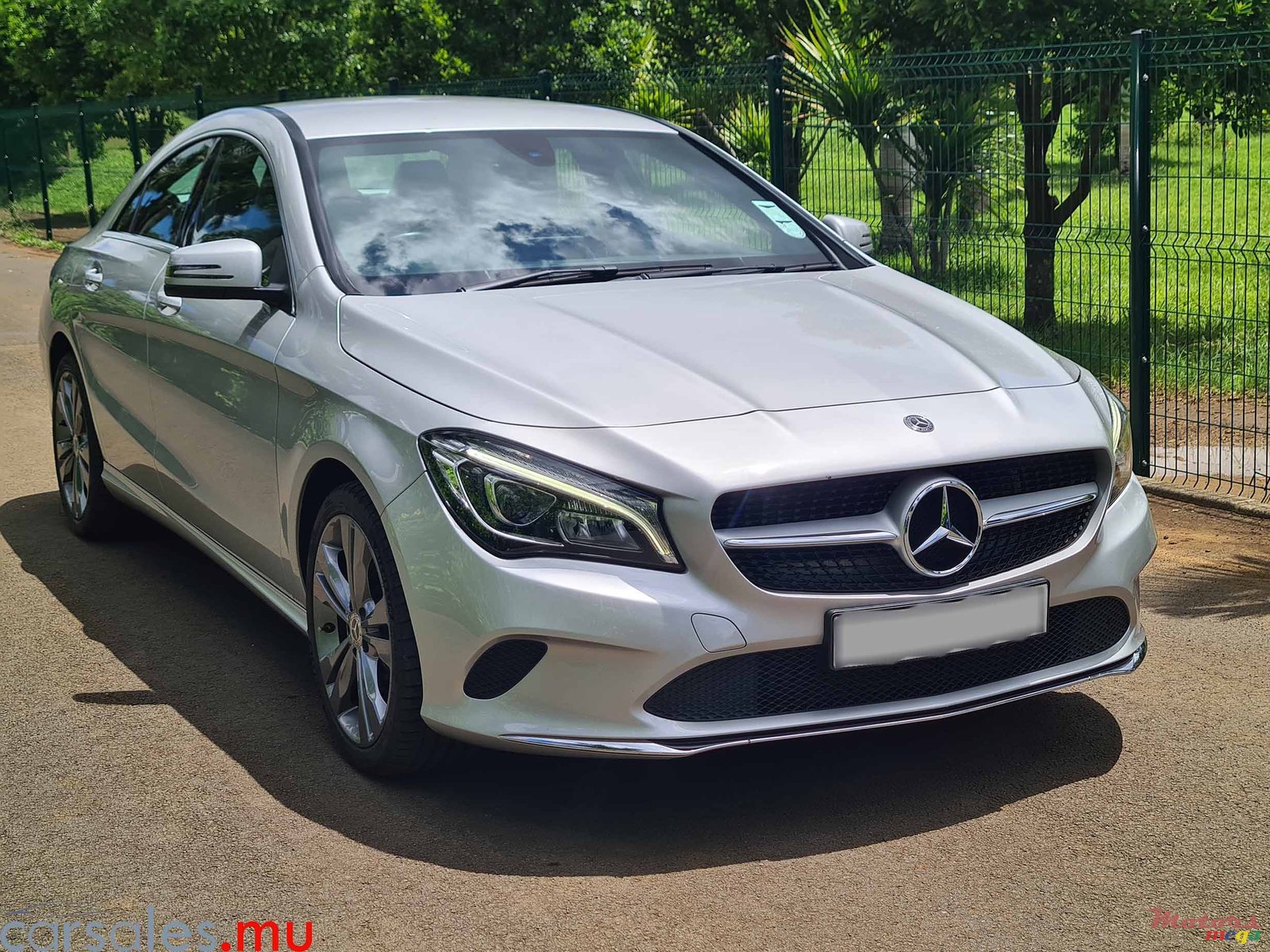 2019' Mercedes-Benz CLA 200 Urban photo #2