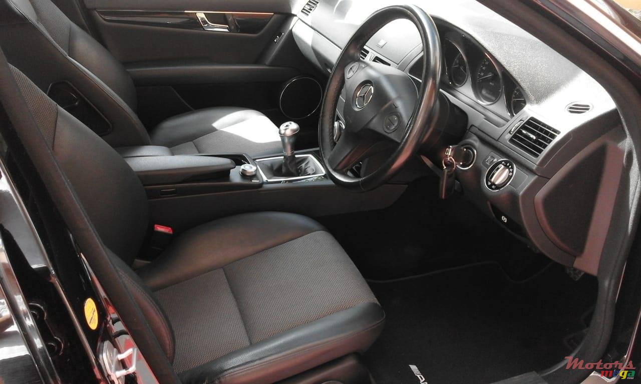2009' Mercedes-Benz C180 AMG photo #6
