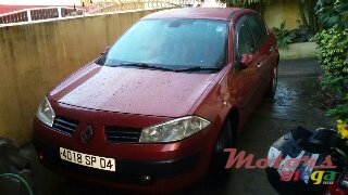 2004' Renault Megane photo #1