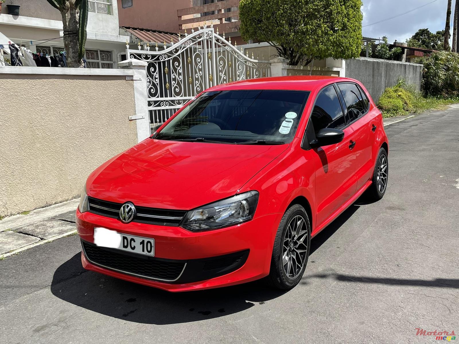 2010' Volkswagen Polo 1.4 Automatic photo #1