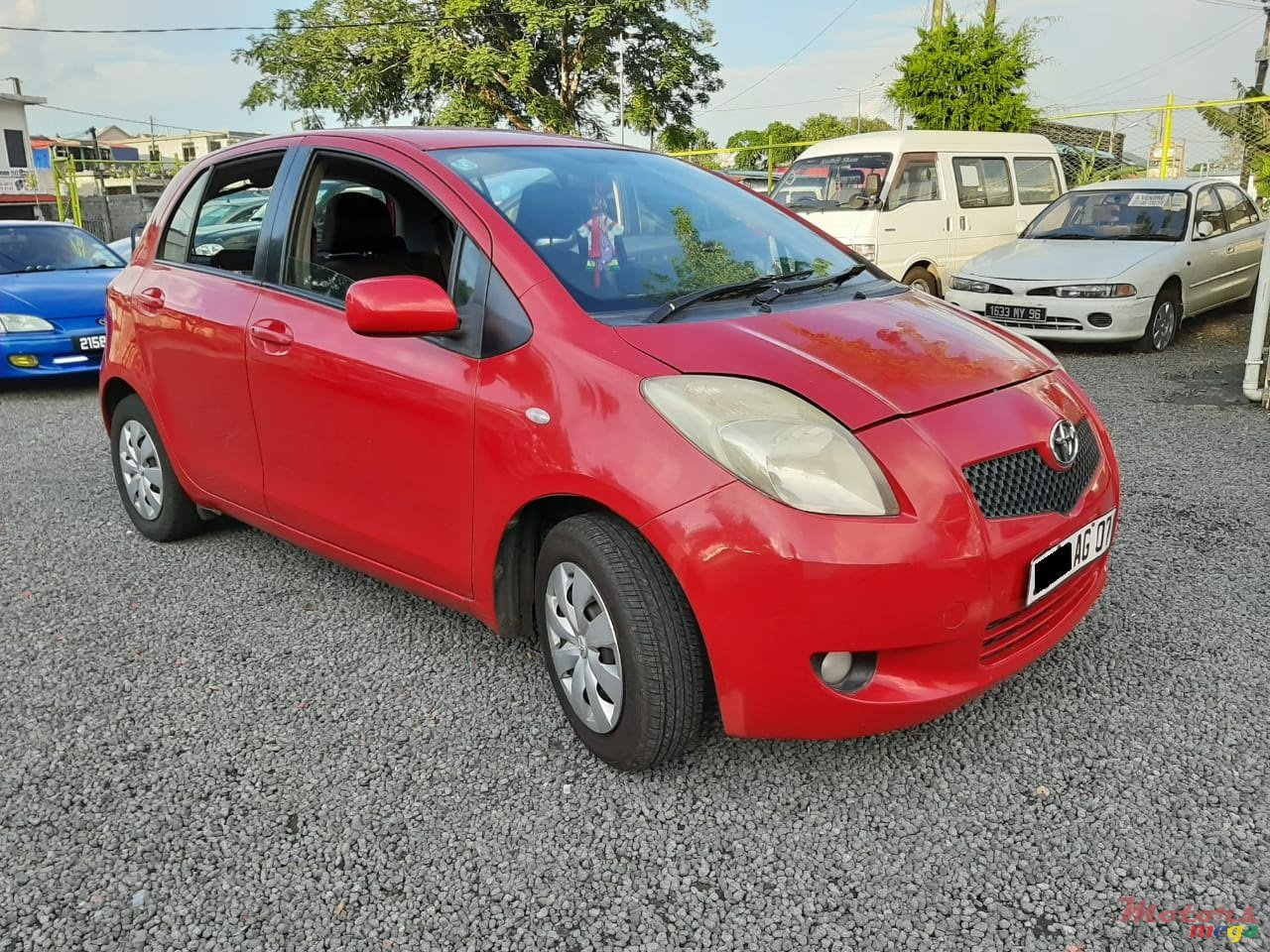 2007' Toyota Yaris photo #1