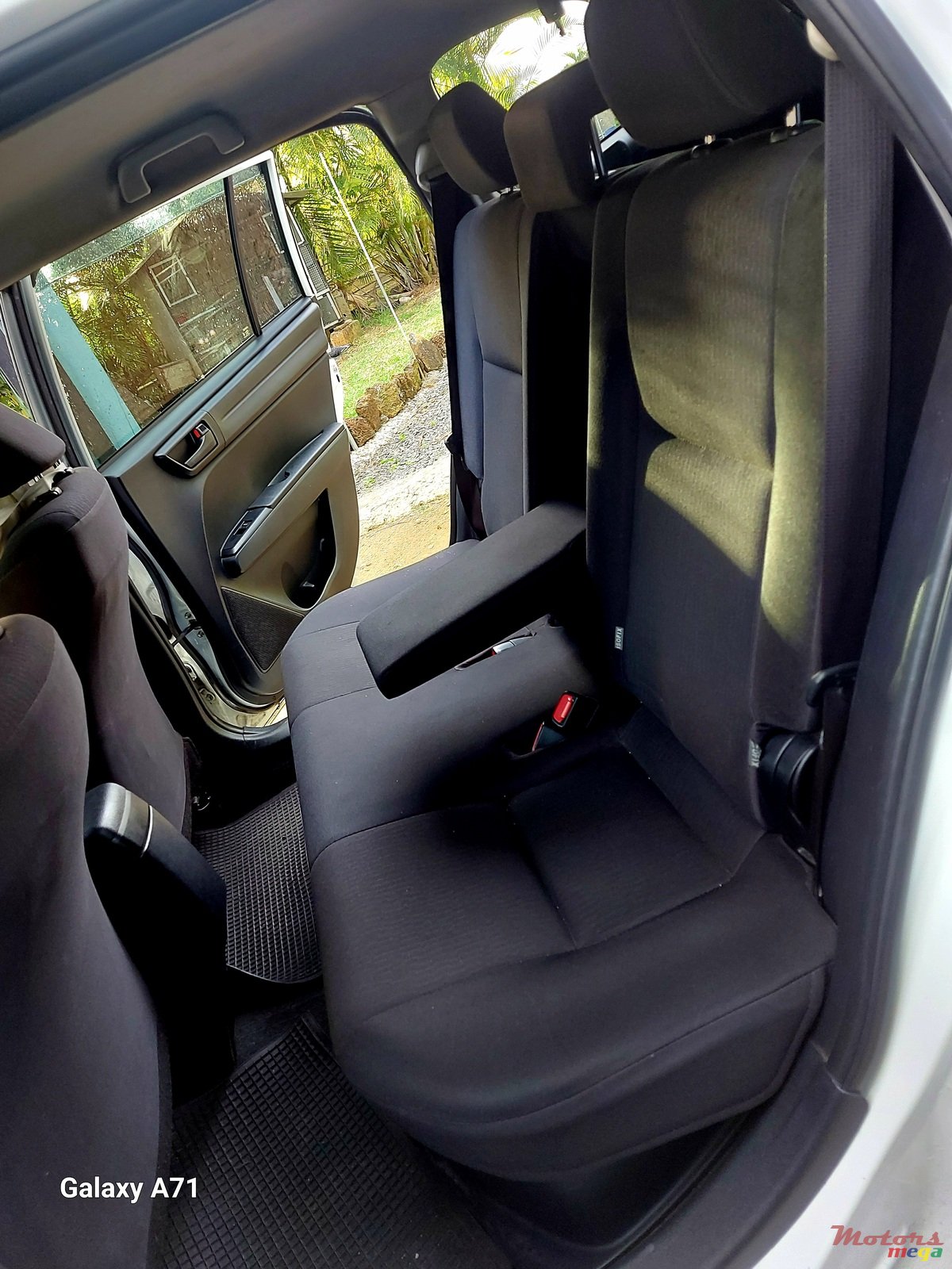 2017' Toyota 5SEATERS AXIO photo #3