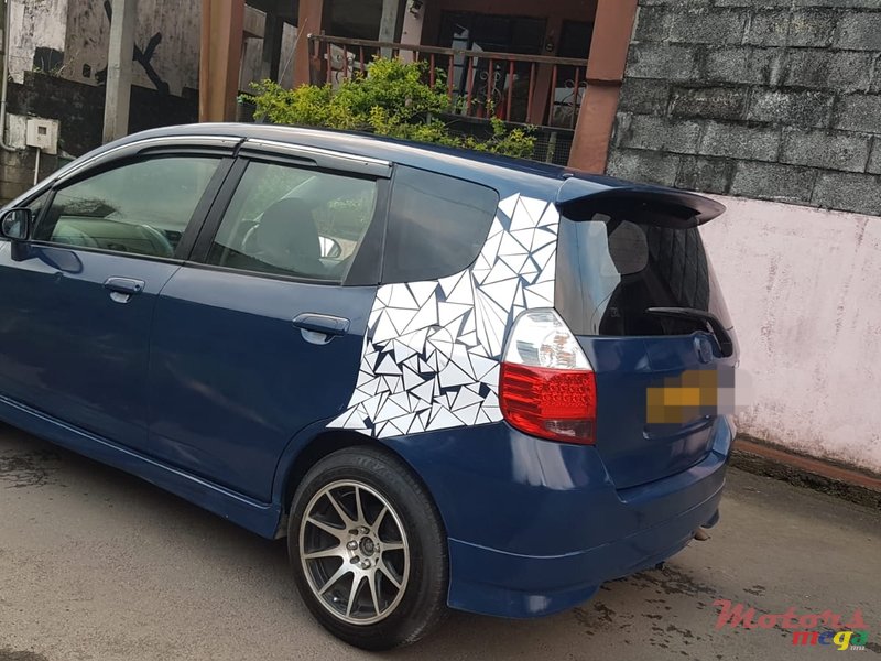 2005' Honda Jazz photo #2