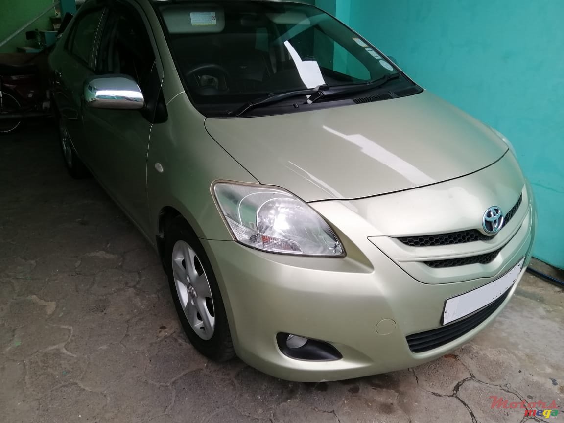 2008' Toyota Yaris photo #1