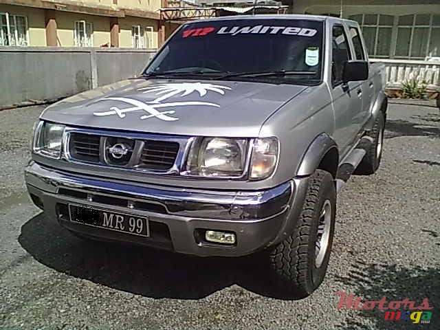 1999' Nissan 4x4 JAPAN photo #1