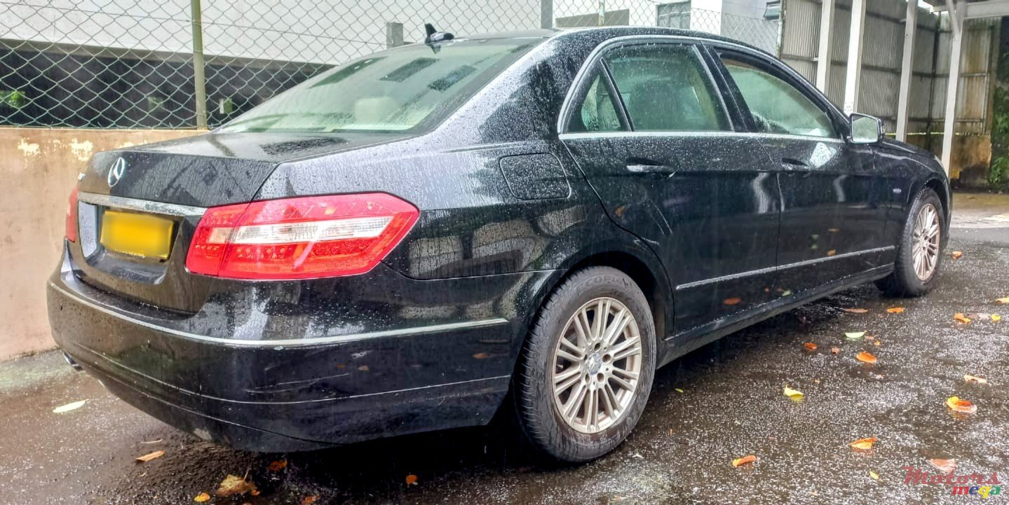 2012' Mercedes-Benz E 250 photo #7