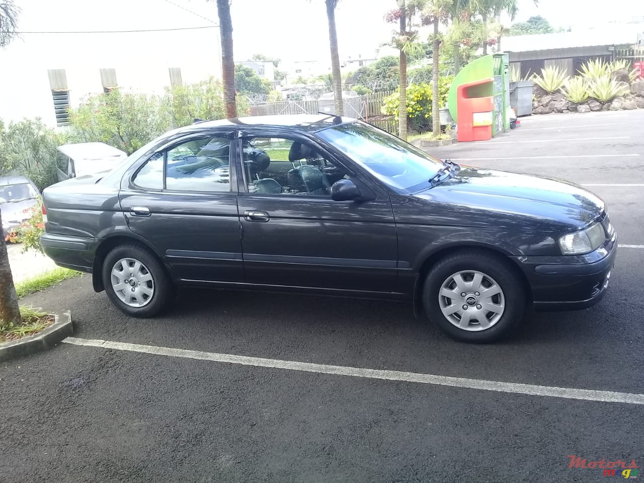 1999' Nissan Sunny photo #2