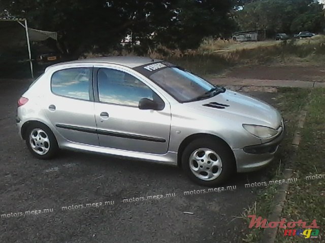 2003' Peugeot 206 photo #1