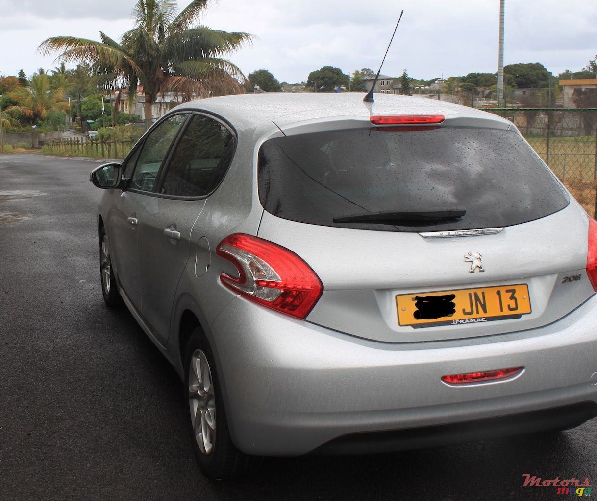 2013' Peugeot 208 photo #6