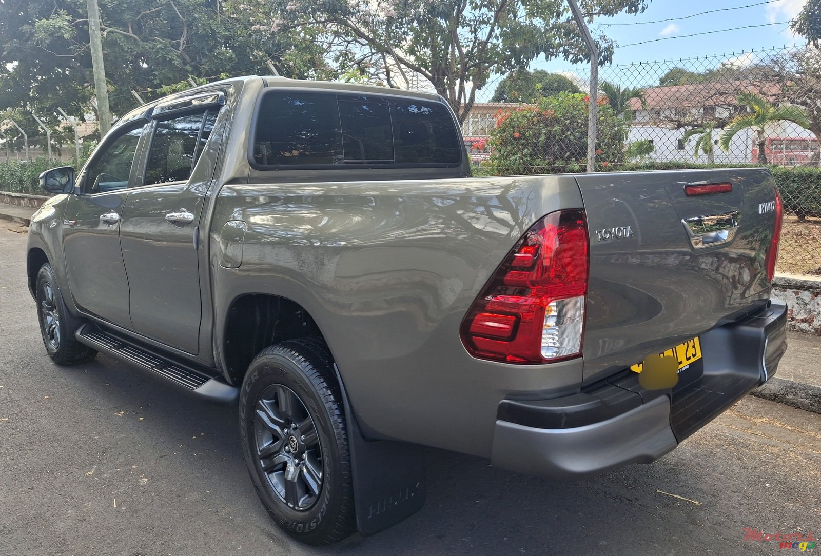 2023' Toyota Hilux photo #7