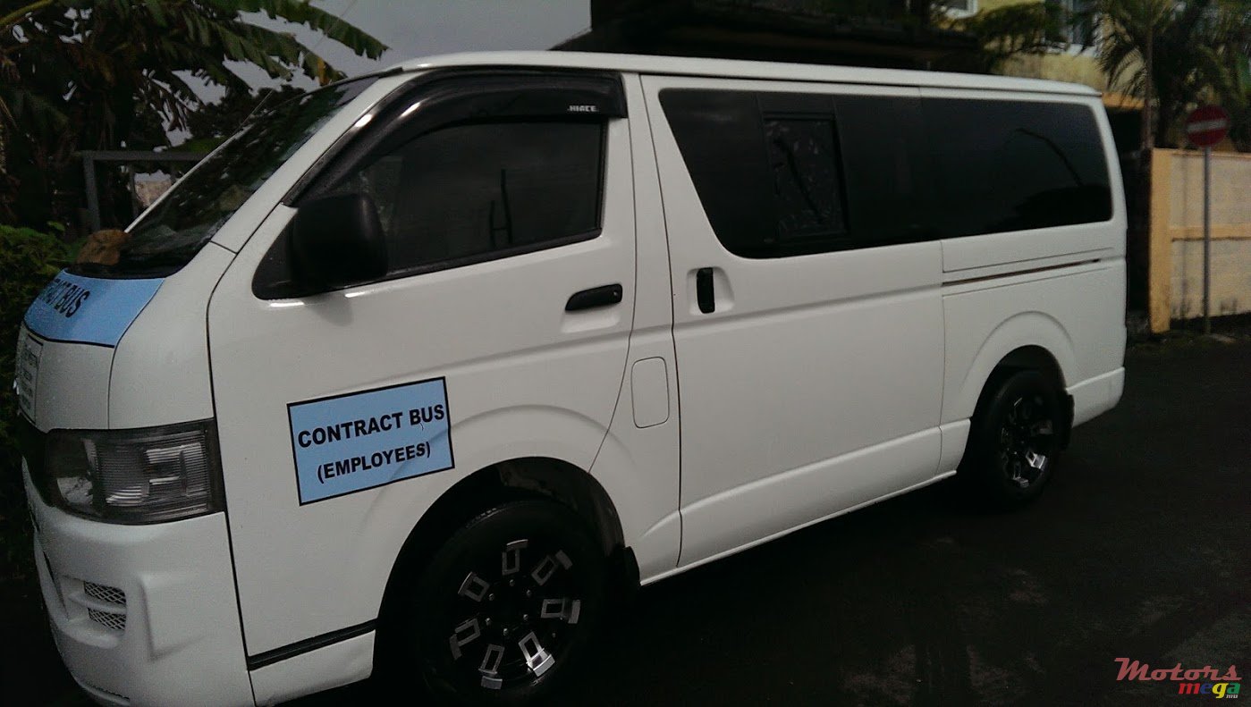 2010' Toyota HiAce photo #2