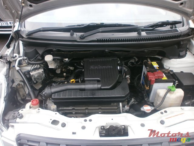 2014' Suzuki Ertiga photo #2