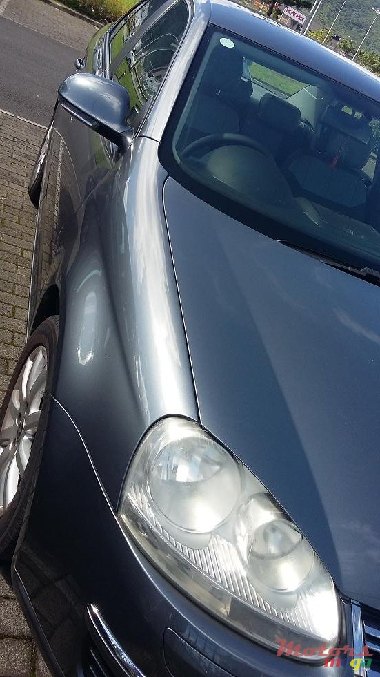 2009' Volkswagen Jetta photo #3