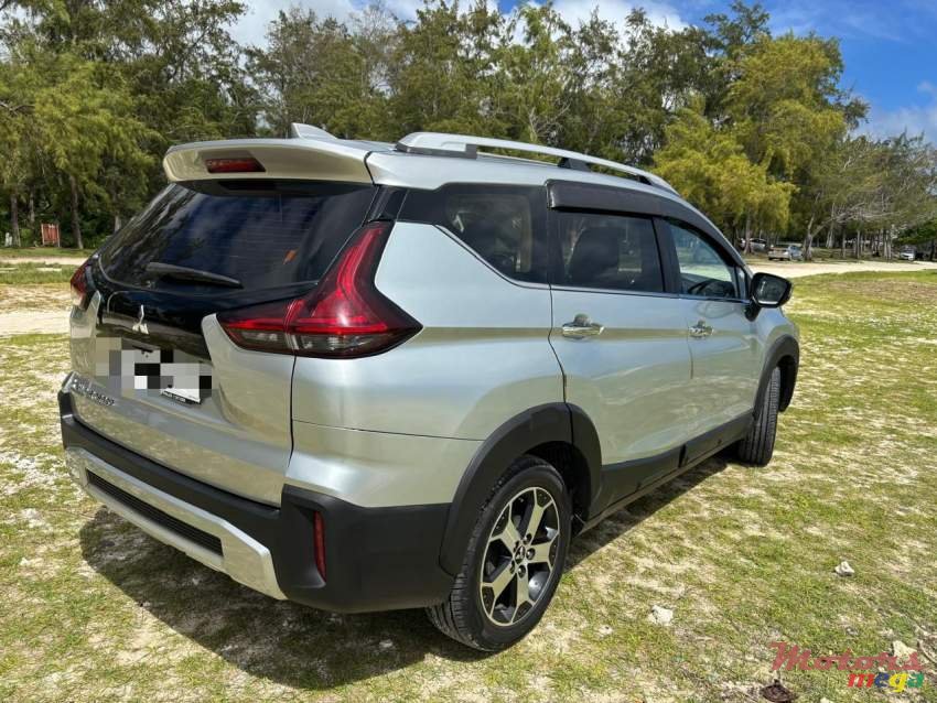 2021' Mitsubishi photo #1