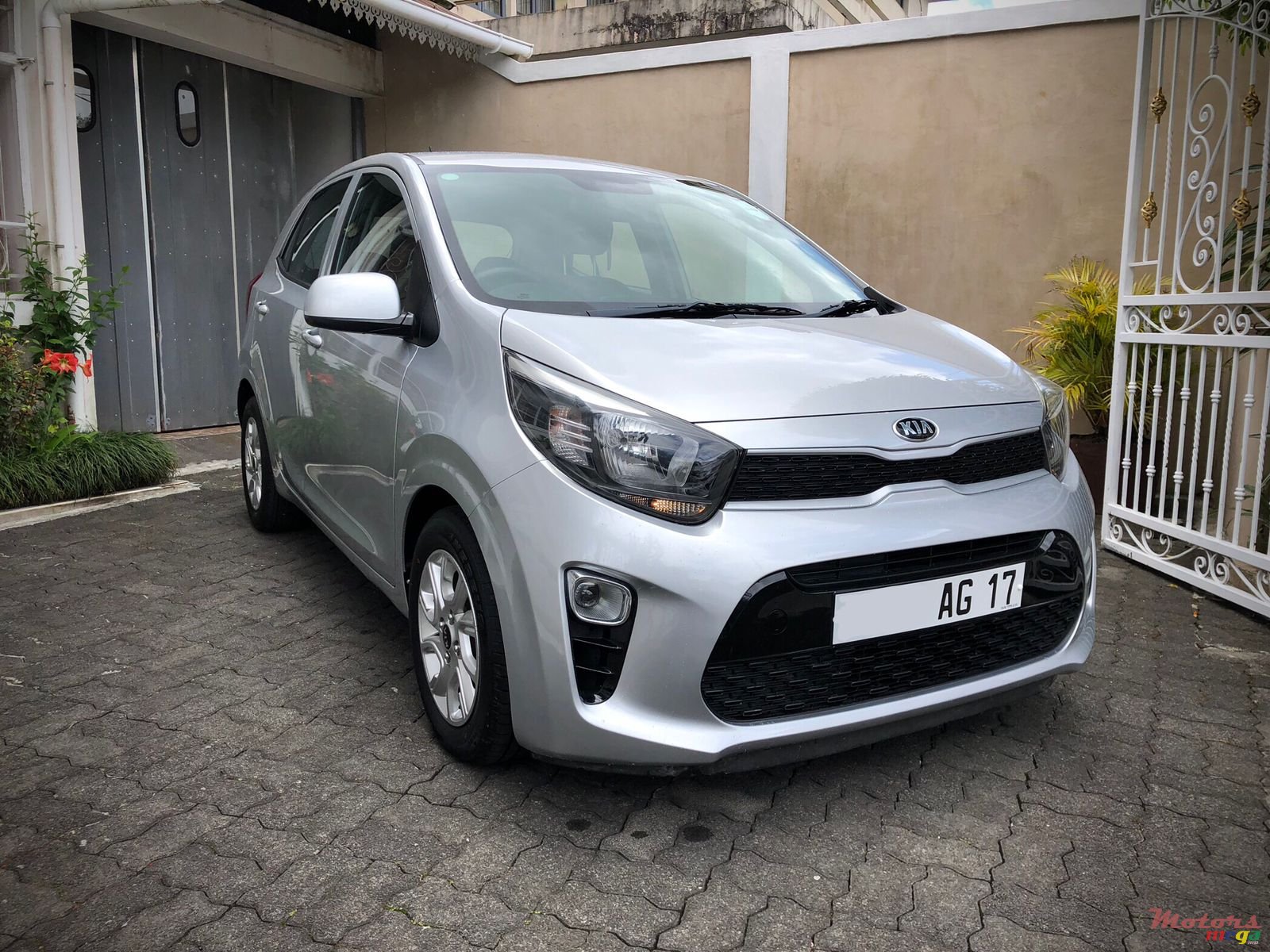 2017' Kia Rio photo #1