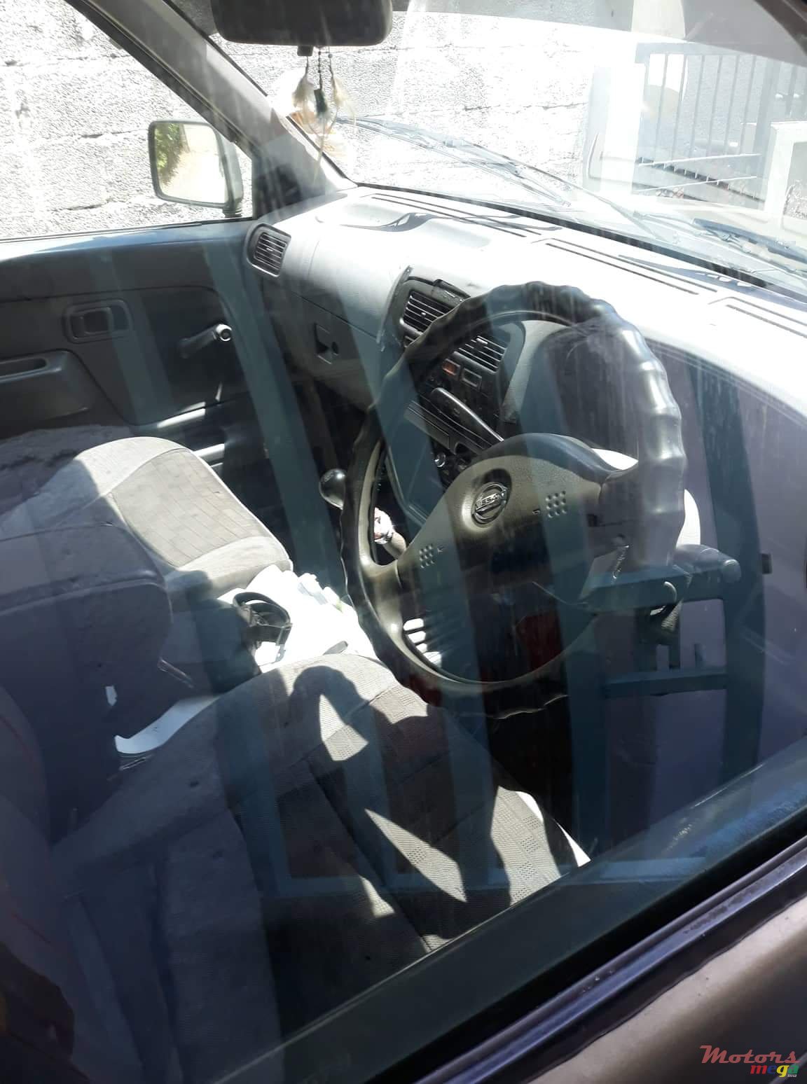 2000' Nissan Hardbody 2x4 double cab photo #5