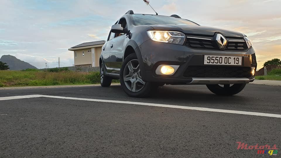 2019' Renault Sandero StepWay photo #4
