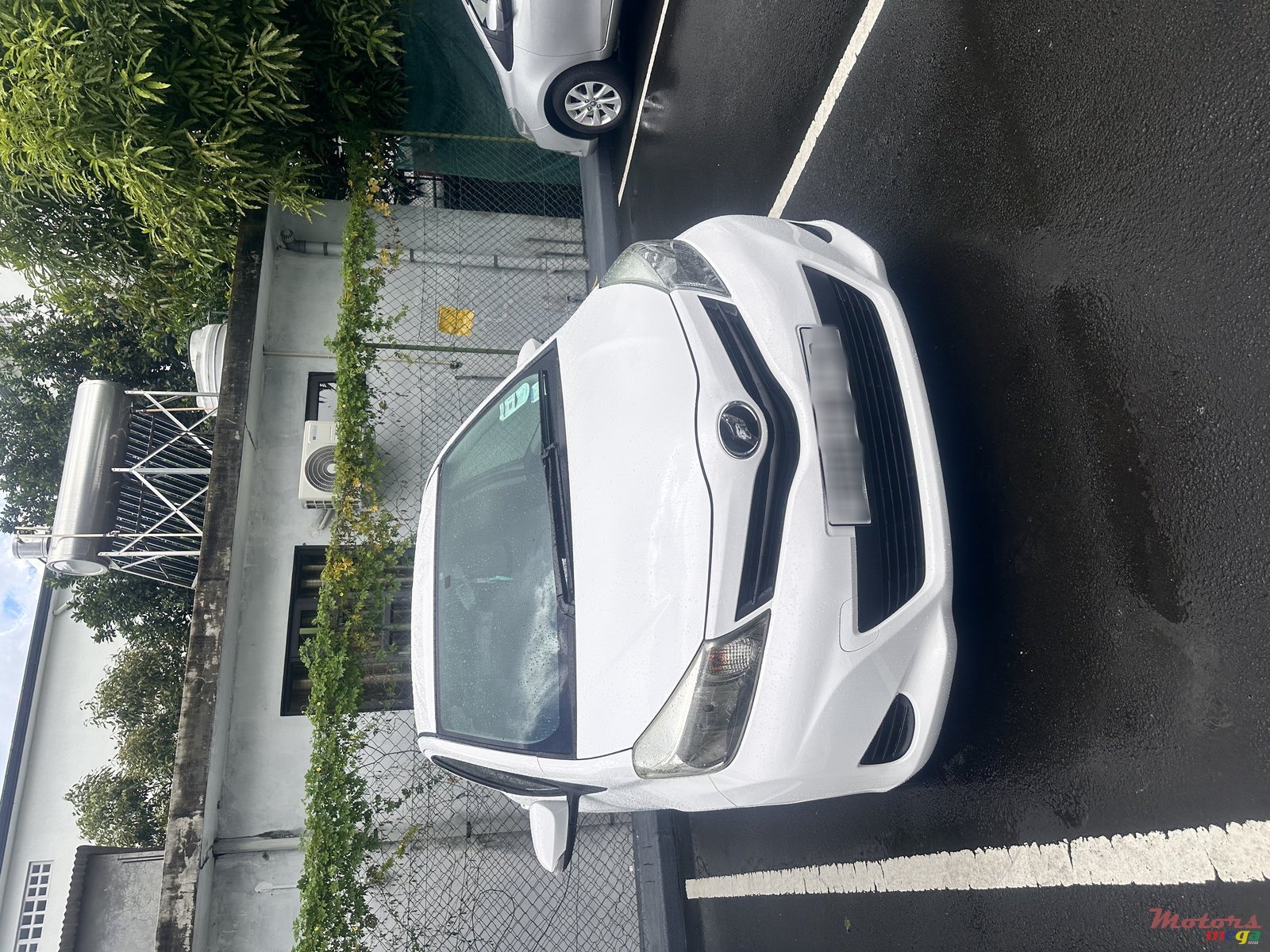 2012' Toyota Vitz photo #1