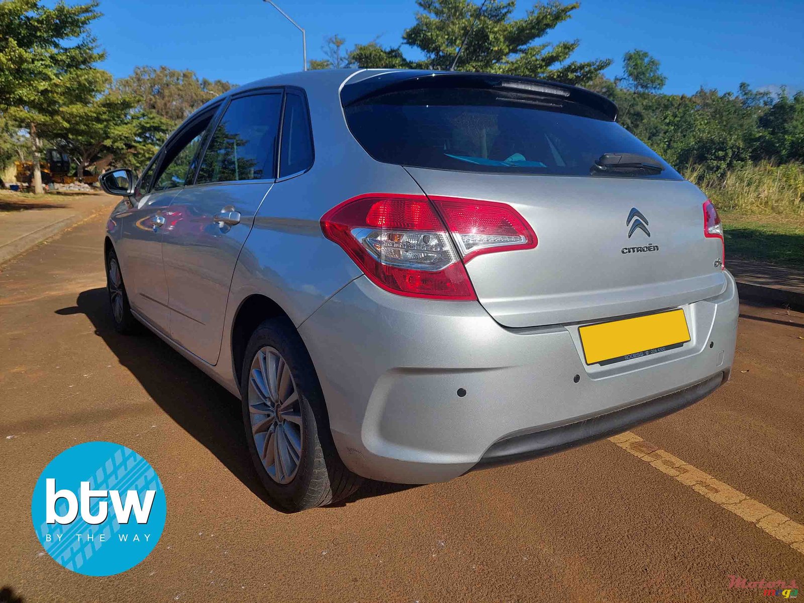 2014' Citroen C4 photo #3