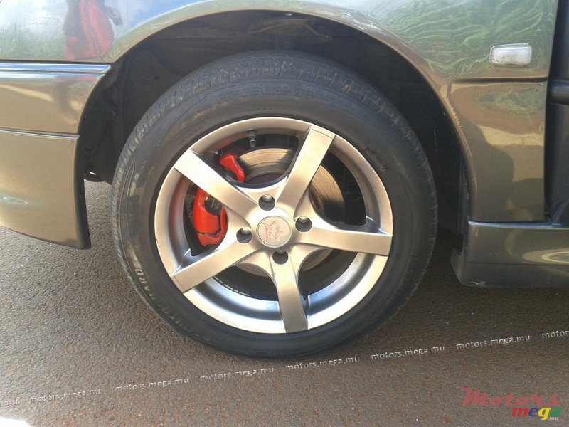 2001' Peugeot photo #3