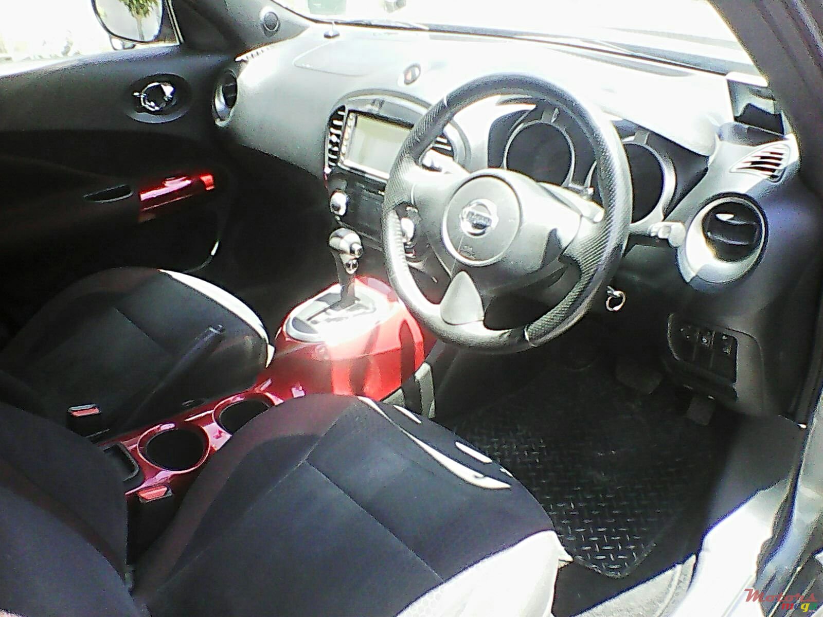 2010' Nissan Juke Automatic photo #3