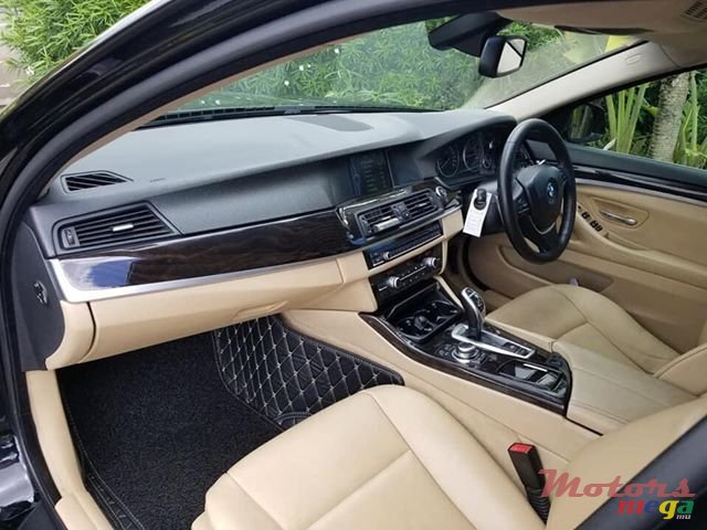 2012' BMW 520 photo #5