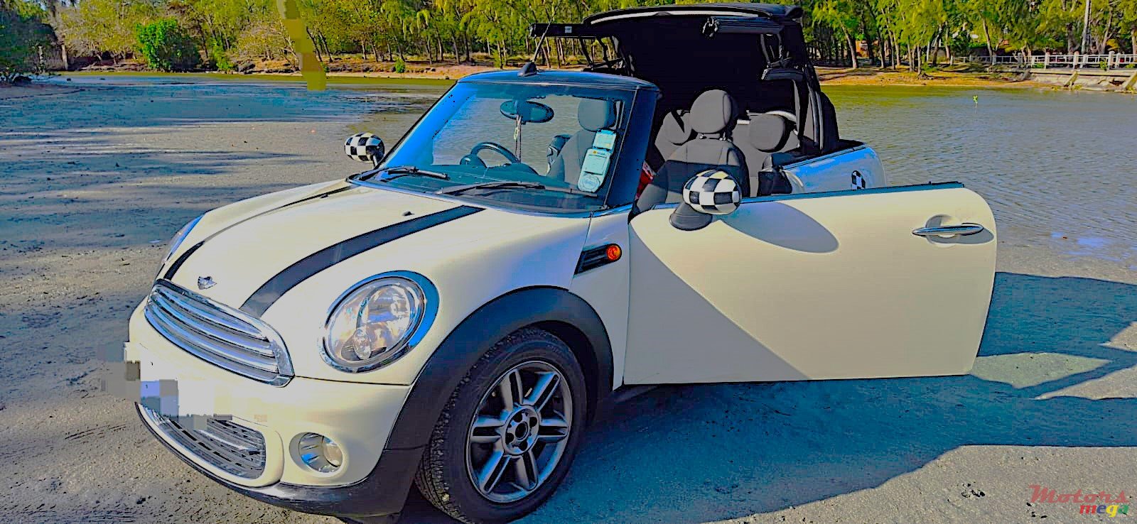 2015' MINI Cooper photo #1