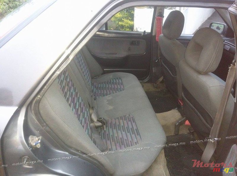 1994' Mazda 323 photo #3