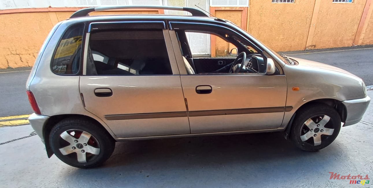 2006' Suzuki Maruti photo #7