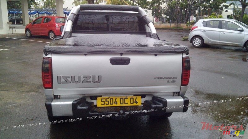 2004' Isuzu 2.5 TURBO photo #3