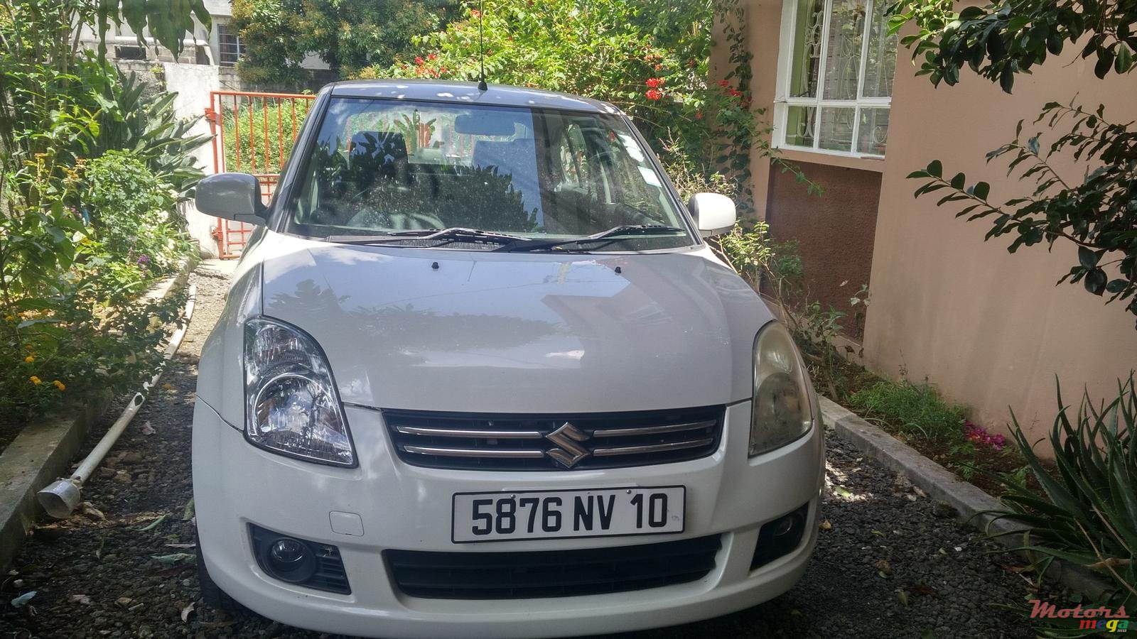 2010' Suzuki Dzire photo #4