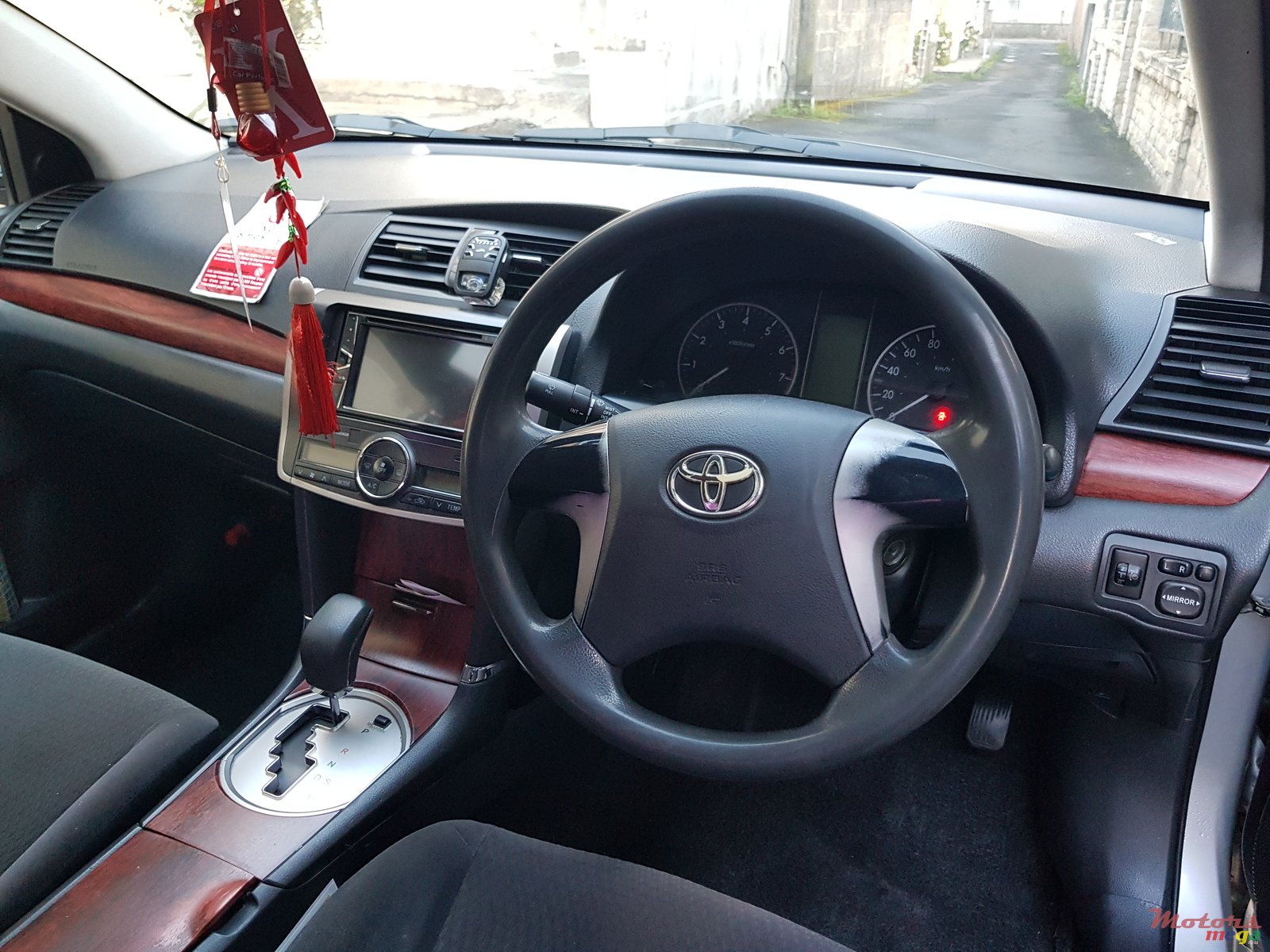 2011' Toyota Allion photo #7