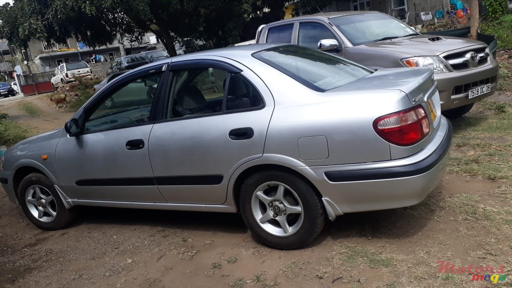 2000' Nissan Sunny photo #2