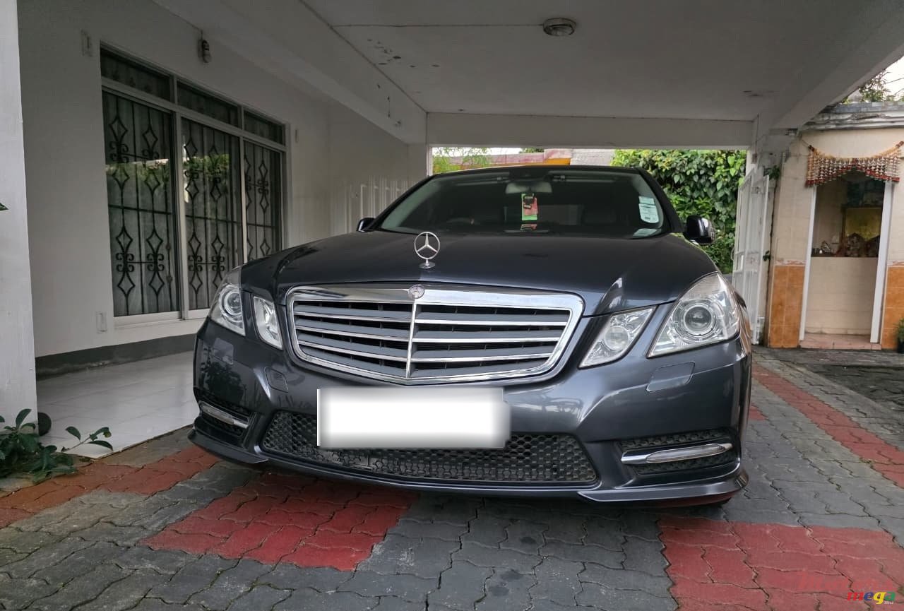 2013' Mercedes-Benz E 250 photo #3