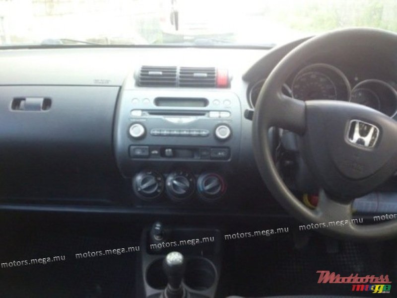 2005' Honda Jazz photo #3