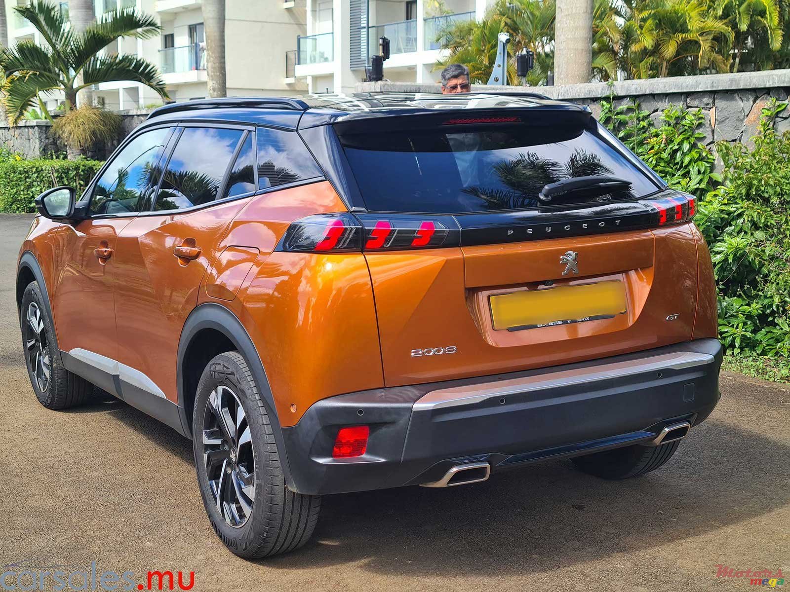 2023' Peugeot 2008 GT Line 1.2 Puretech photo #3