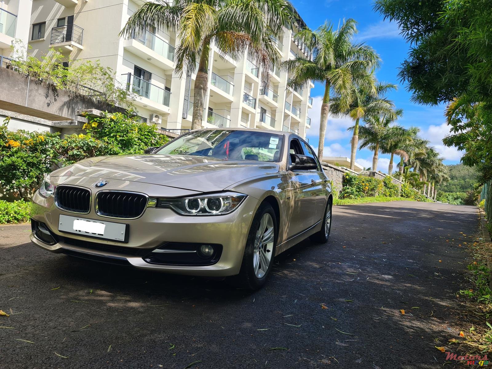 2013' BMW 316 Automatic photo #2
