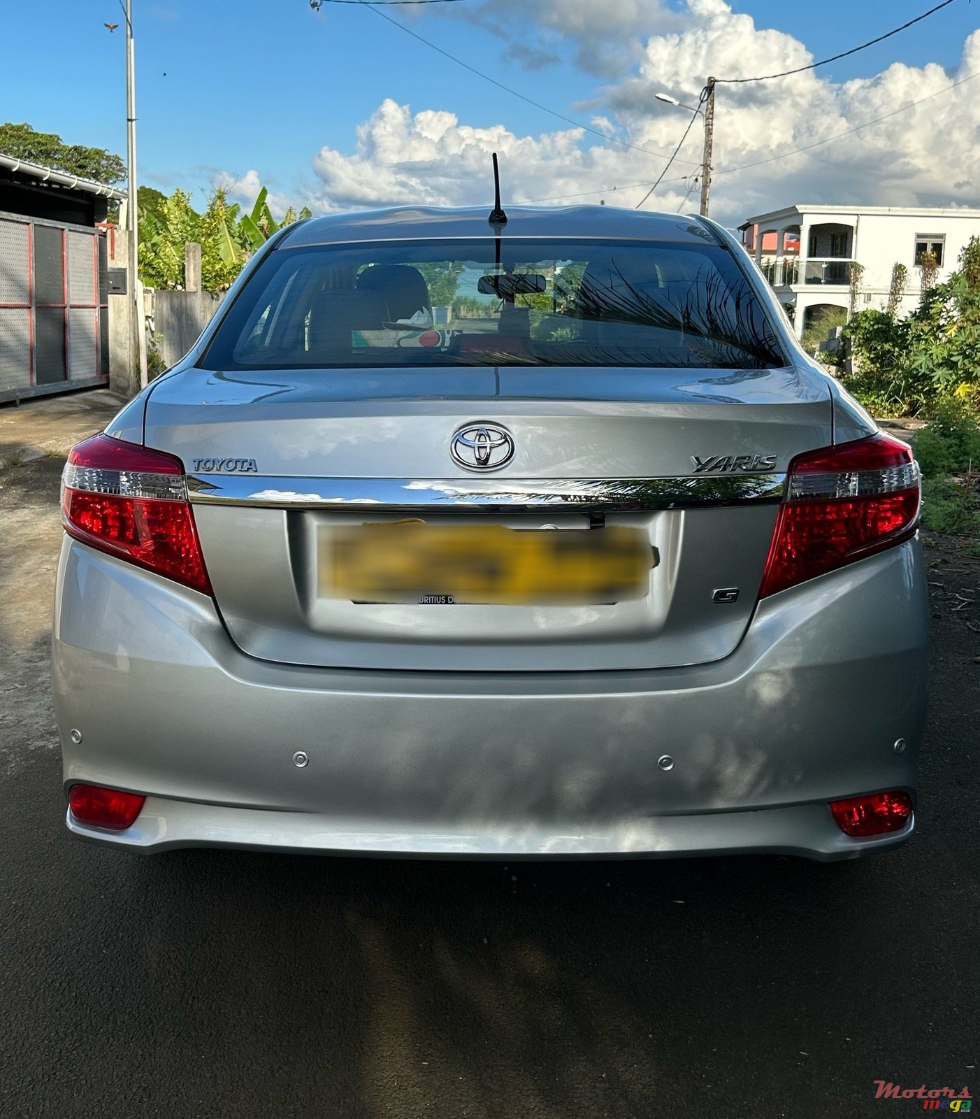 2013' Toyota Yaris photo #7