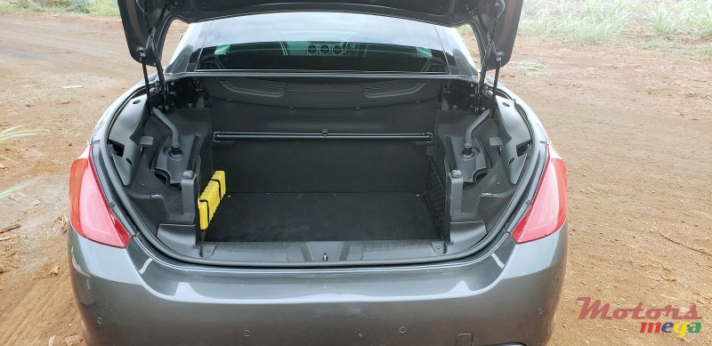 2011' Peugeot 308 Cabriolet photo #6