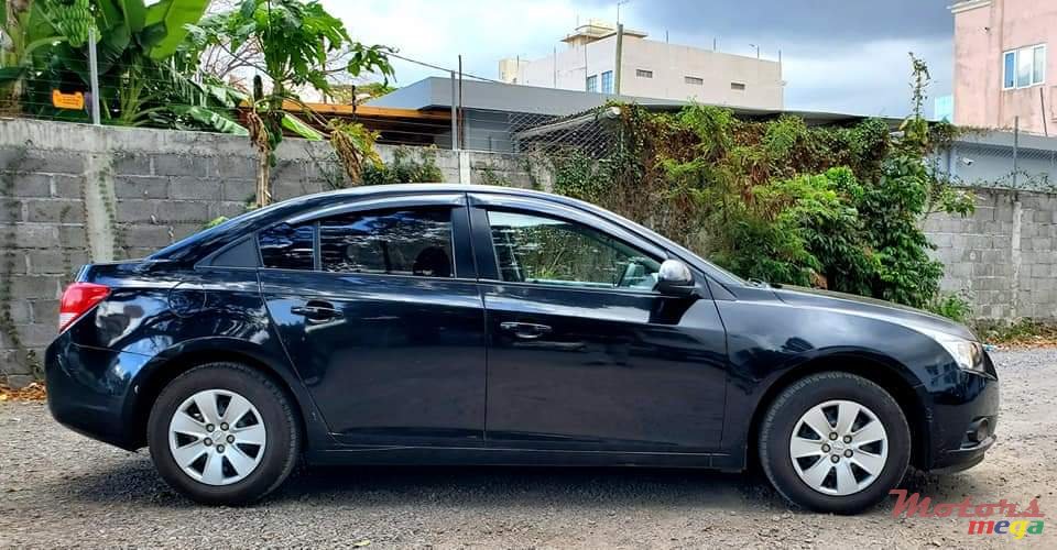 2012' Chevrolet Cruze photo #3
