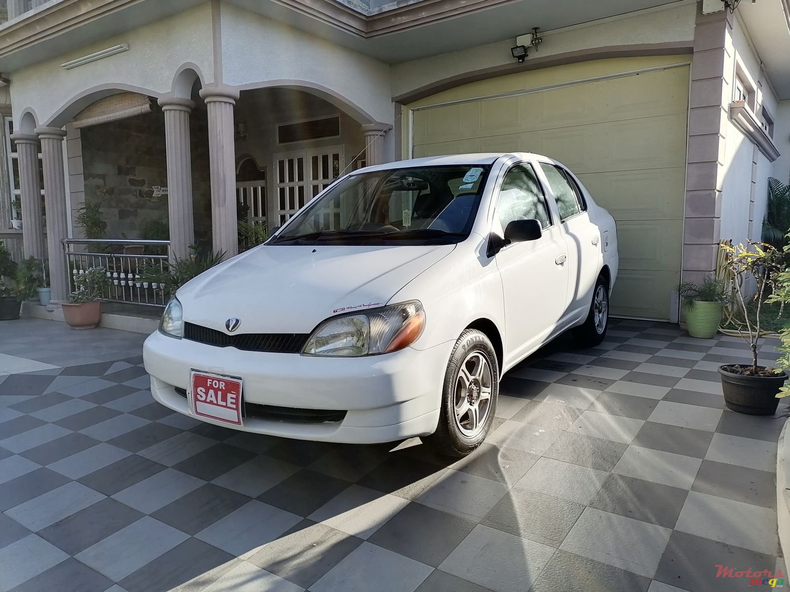 2000' Toyota Echo photo #6