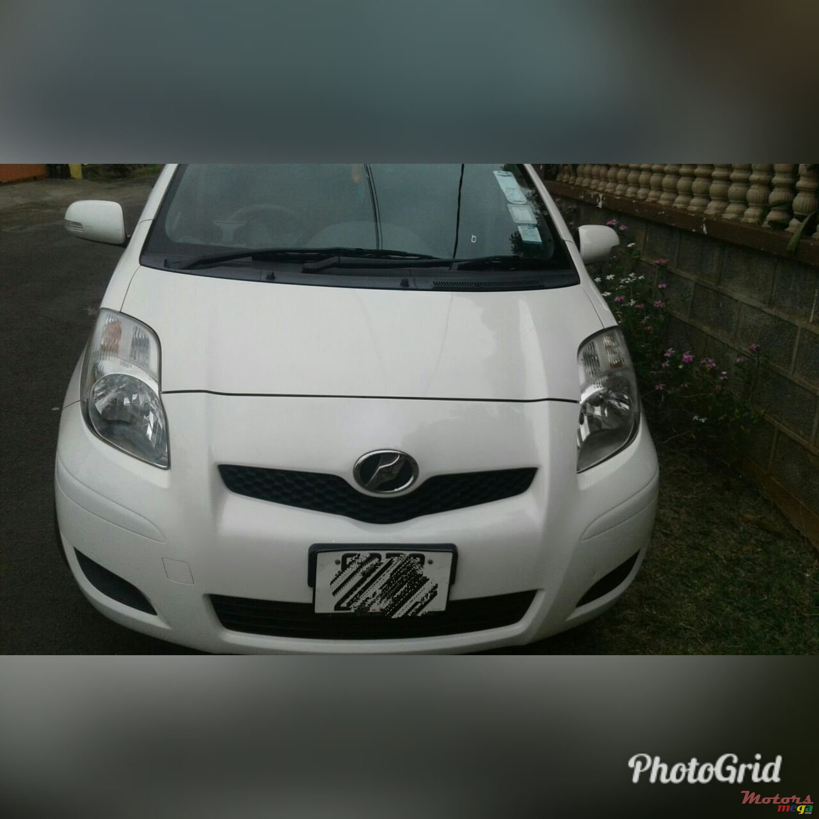 2010' Toyota Vitz photo #2