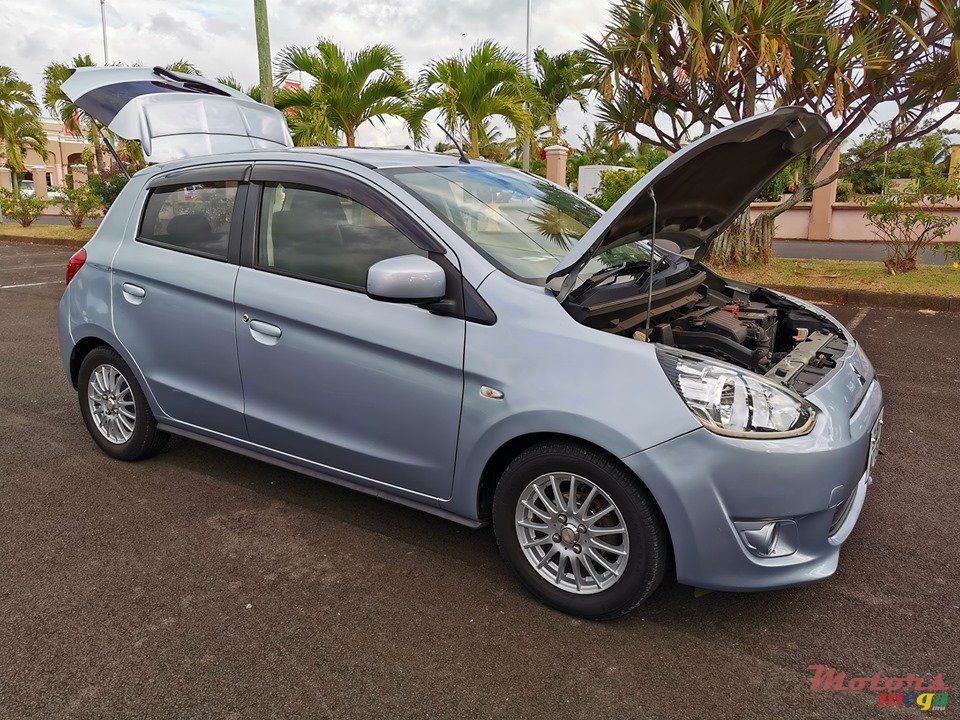 2013' Mitsubishi Mirage photo #6