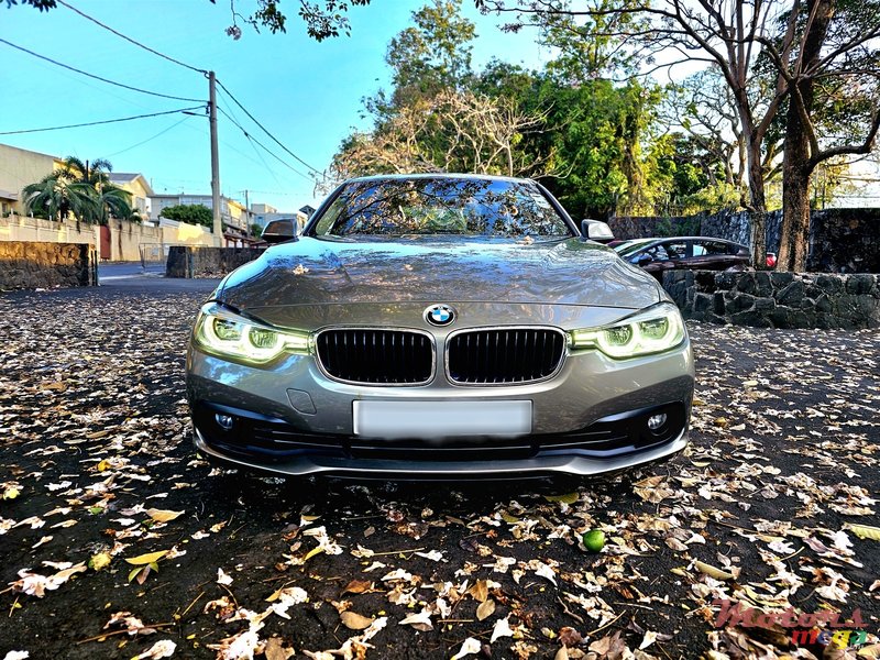2016' BMW 318 photo #1