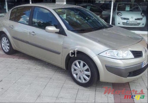 2008' Renault Megane photo #1