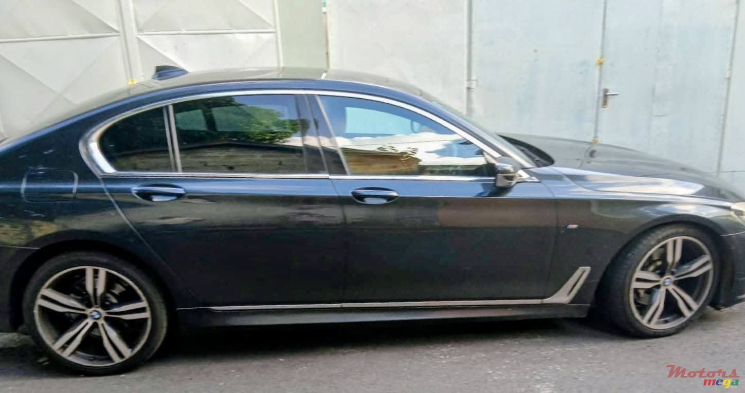 2016' BMW 7 Series photo #3