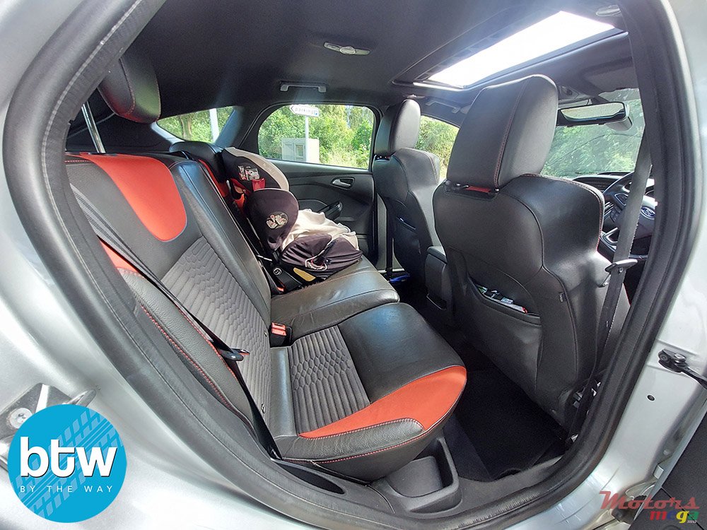 2018' Ford Focus ST photo #5