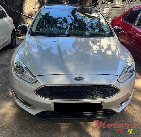 2019' Ford Focus ST LINE photo #1