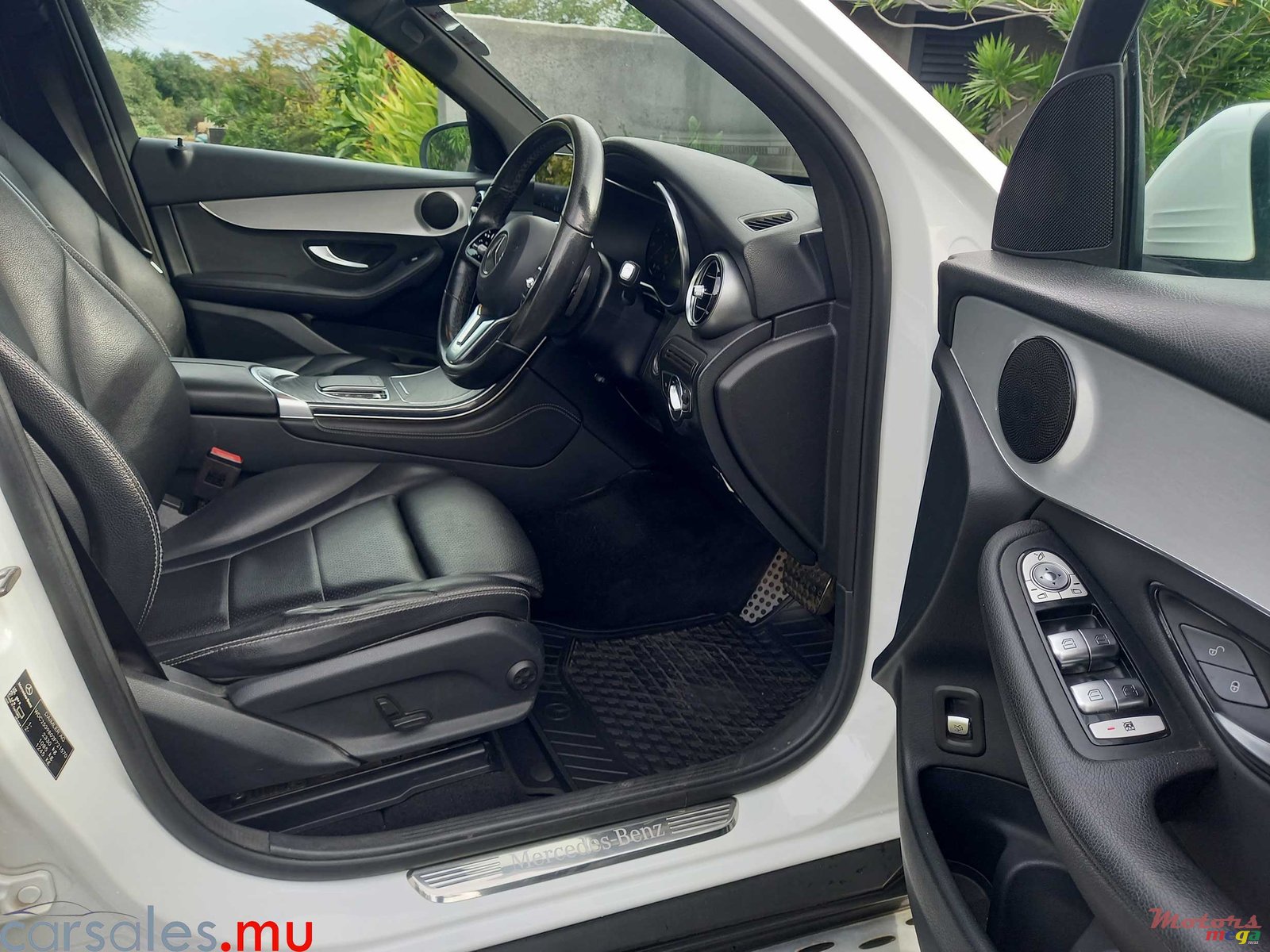 2019' Mercedes-Benz GLC 200 photo #5