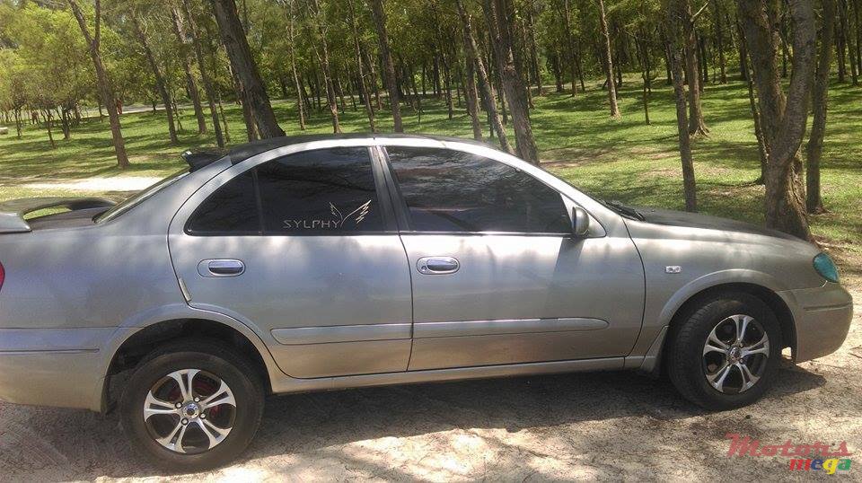 2004' Nissan photo #2